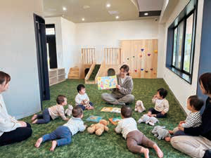読み聞かせ会に参加