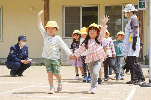 さくら保育園で交通安全教室の様子