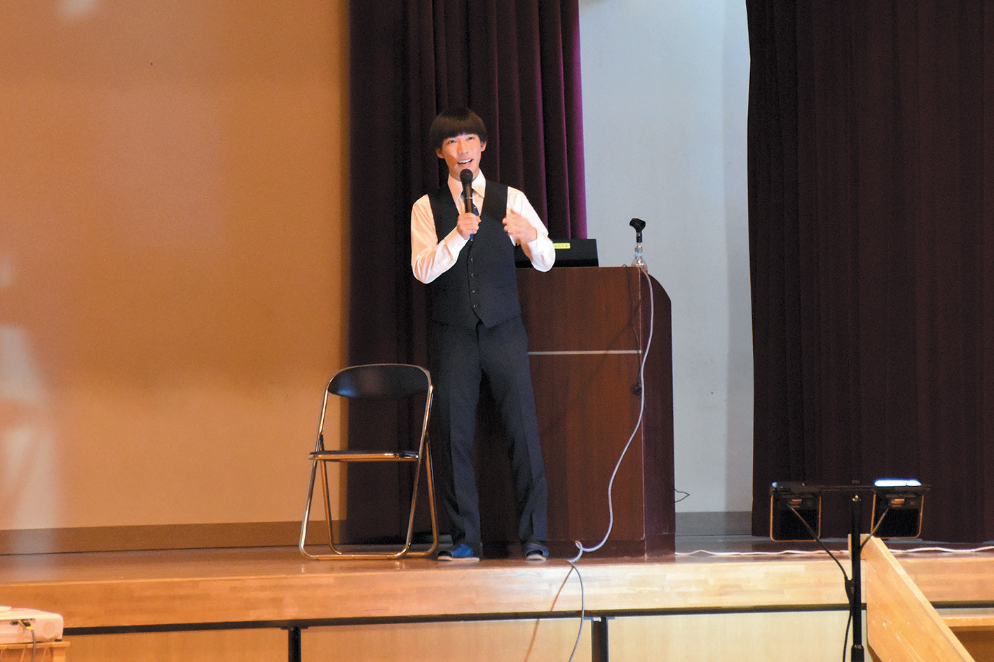 講演をする伊藤柚貴さん